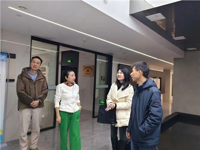 简报丨岳阳楼区禁毒社会化服务中心与志愿者协会联合走访碧灏所